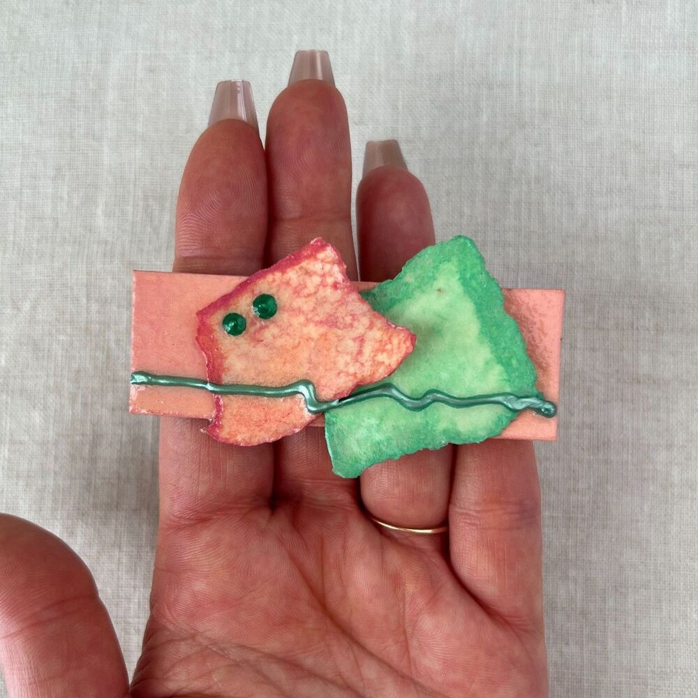 Vintage 80s Memphis-Design Pressed Paper Pulp Art Abstract Pink and Green Brooch